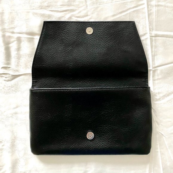 Matt and Nat Black Vegan Leather Clutch Bag - Picture 3 of 16